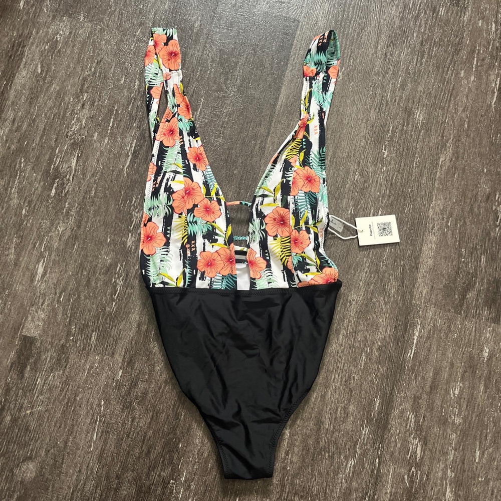 Cupshe Women's Black Floral Plunge One Piece Swimsuit L Tropical Beach